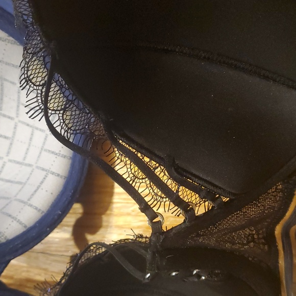 VS 32dd bra bundle - Picture 5 of 9